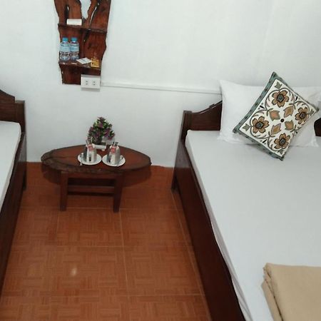 Amphai Guest House Nong Khiaw ภายนอก รูปภาพ