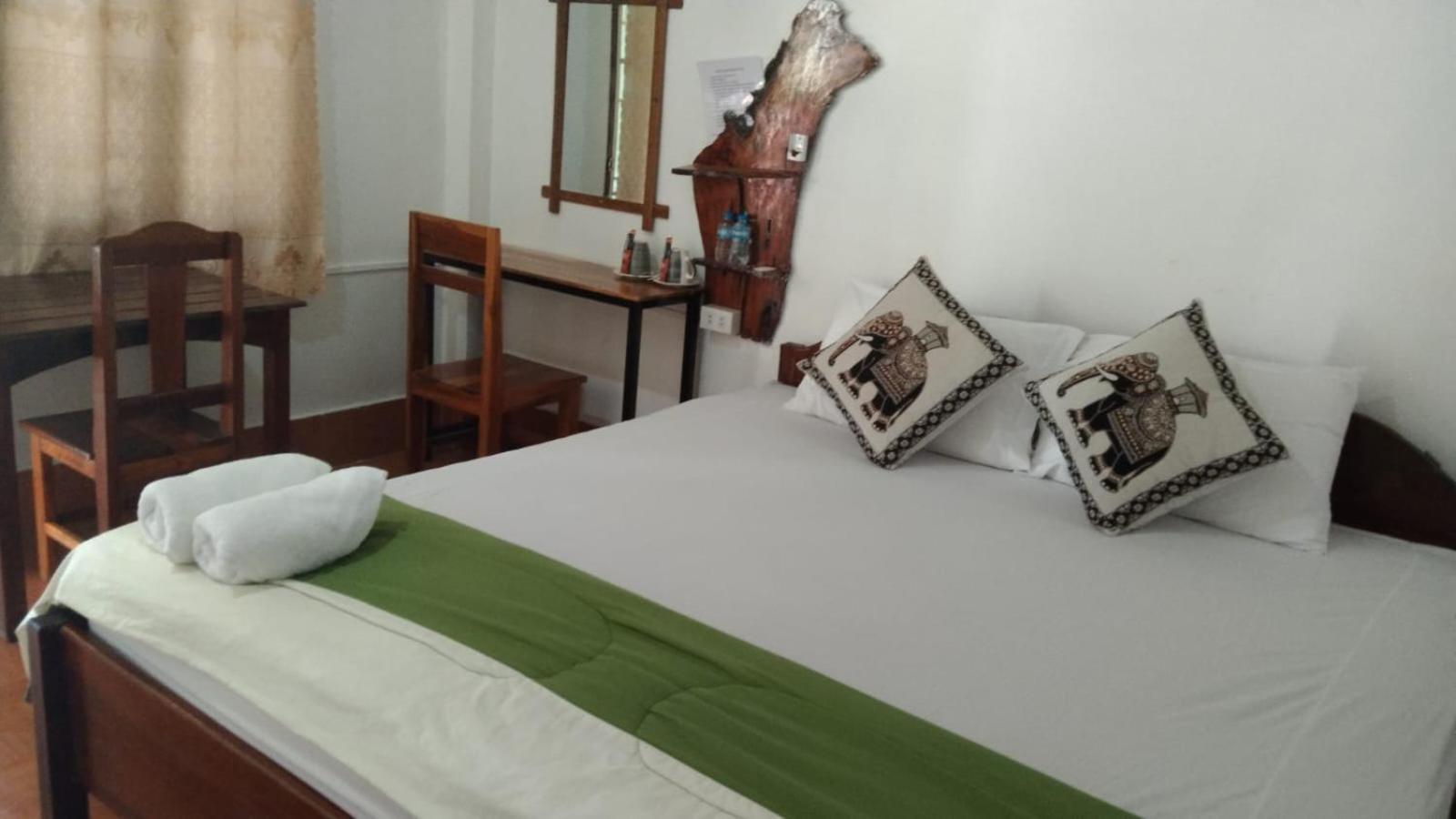 Amphai Guest House Nong Khiaw ภายนอก รูปภาพ