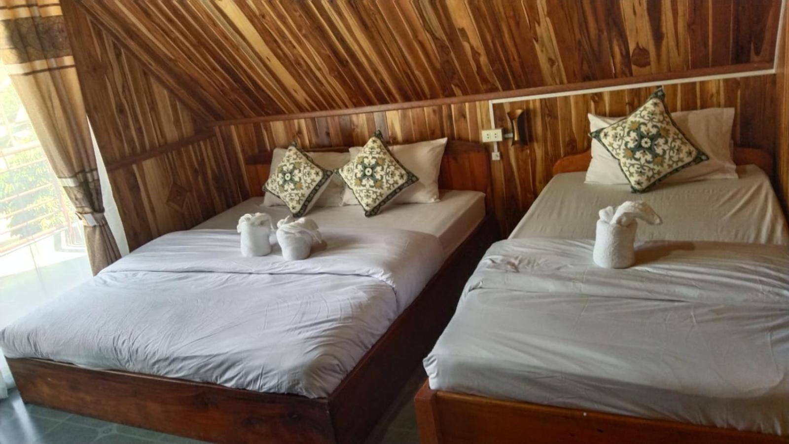 Amphai Guest House Nong Khiaw ภายนอก รูปภาพ
